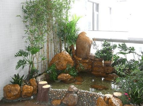 宋小寶豪宅奢華設(shè)計 客廳假山綠樹與陽臺金柱子的藝術(shù)融合